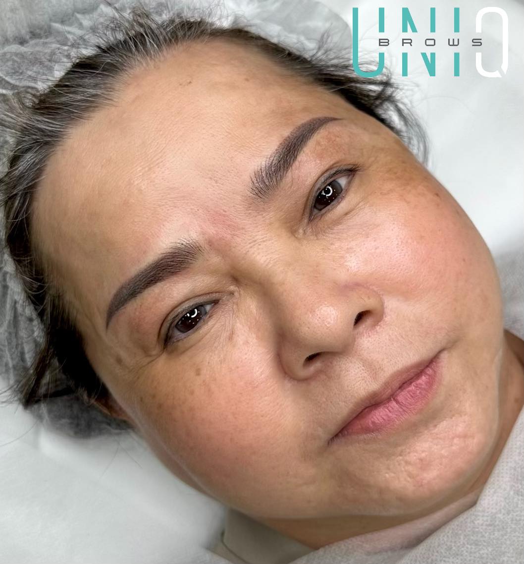 Chân mày phẩy sợi Hairstroke là gì? Làm chân mày Hairstroke ở đâu đẹp và uy tín?